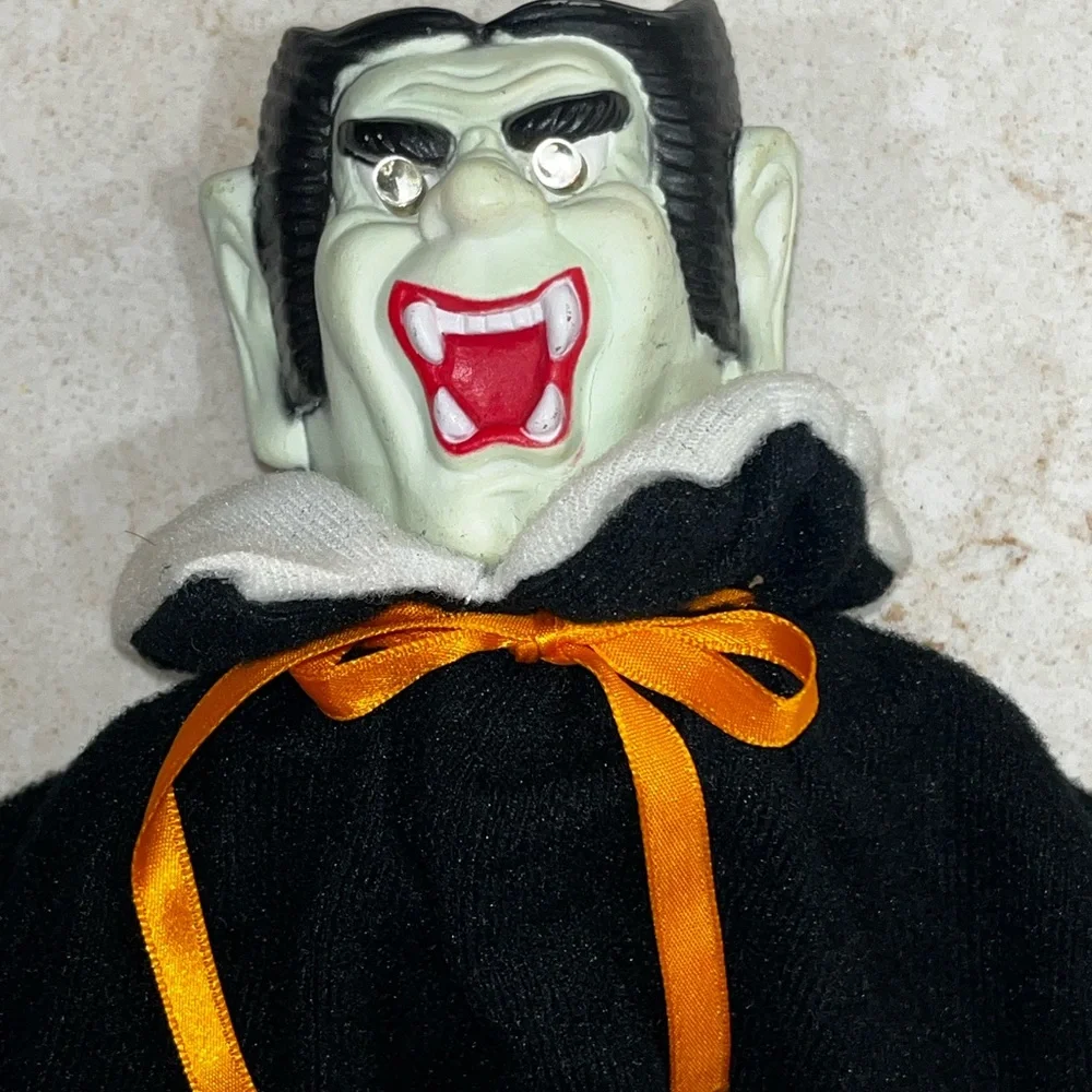 Rare Vintage Halloween Dracula Puppet Toy Animated Lights Scary Sounds